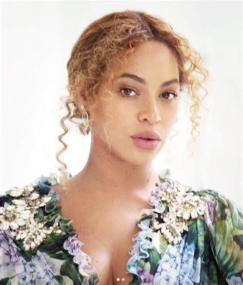 Beyoncé Shares Her Bikini-Clad Baby Bump on Instagram | InStyle.com ...