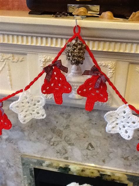 Red and white christmas garland White Christmas Garland, Red White ...