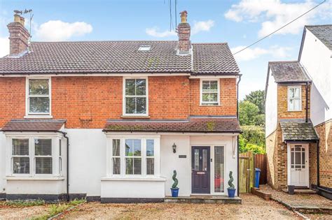 Lower Road Cookham Maidenhead 4 Bed Semi Detached House £985 000