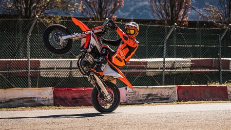 The Ktm 450 Smr Is Ready To Rule The Race Track In 2024