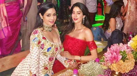 जब Janhvi Kapoor को मां Sridevi ने किया था ट्रोल मीडिया के सामने खराब हिंदी का उड़ाया था मजाक