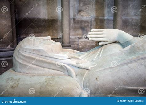 Tombs of the Kings of France in Basilica of Saint-Denis Stock Photo ...