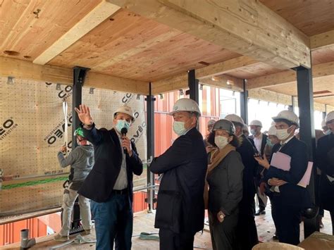 La Ministre Du Logement Toulouse Pour Visiter La Canop E Wood Art