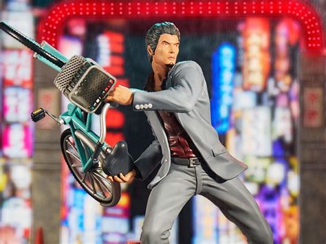 Yakuza Kazuma Kiryu Statue