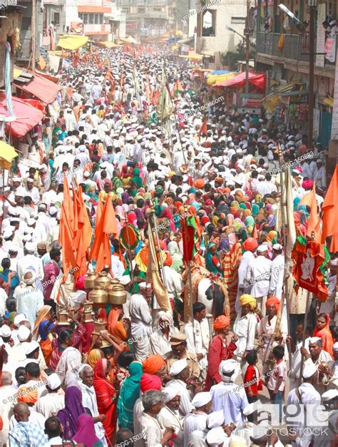 Varkari In Pandharpur On Occasion Of Ashadhi Ekadashi District