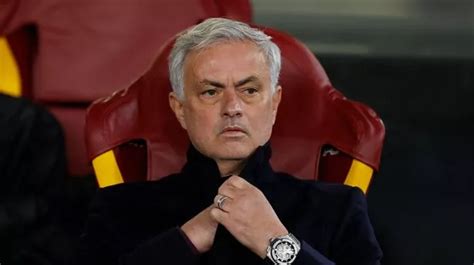 Jose Mourinho Prepares Transfer Raid To Lure Forgotten Chelsea Star To