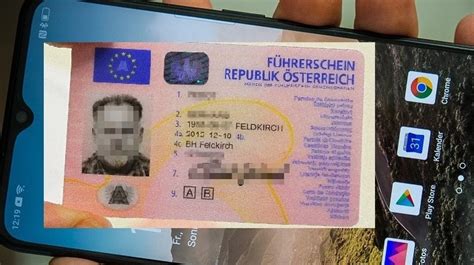 Se schimbă cărțile de identitate și permisele de conducere