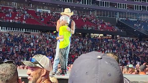 Kenny Chesney She Thinks My Tractor S Sexy Gillette Stadium Foxboro Night 2 End Of Tour