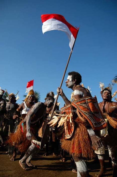 Keunikan SUKU ASMAT Papua | Indonesia - Raja Alam Indah