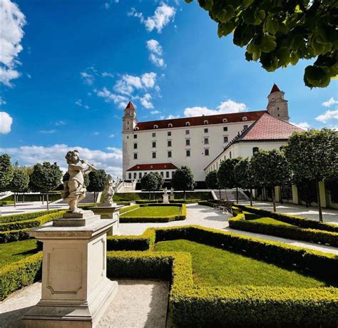 Solve Bratislava Hradna Zahrada Castle Garden Jigsaw Puzzle Online