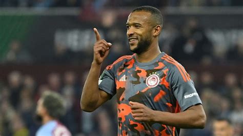 Berliner Tageszeitung El Kaabi Hits Hat Trick As Olympiakos Shock