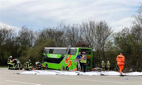 Unfall Mit Flixbus Auf A9 Bei Leipzig Vier Tote Und Mehr Als 20