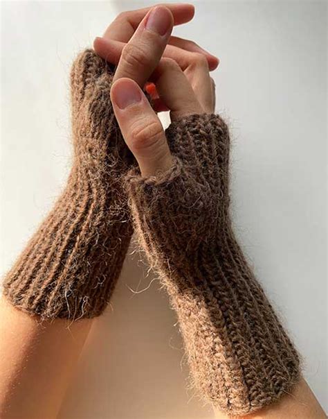 Ribbed Gloves