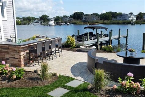 13 Stunning Lakefront Landscaping Ideas - Landscaping Expert Tips ...