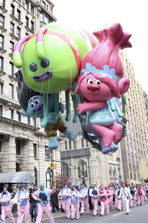 Balloons, floats and police at Macy’s Thanksgiving Parade (Photos) - WTOP News