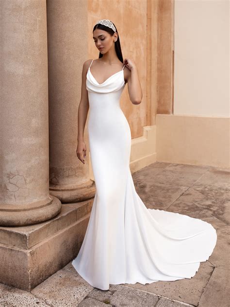 Stunningly Simple Wedding Dresses Modern Wedding