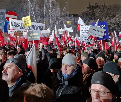 Wielki Marsz W Warszawie Pojecha Y Autobusy Sympatyk W Pis Z Bielska