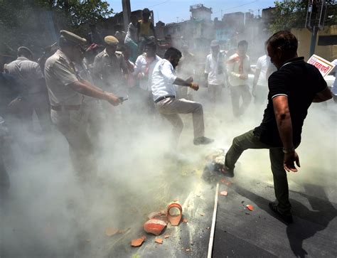 Delhi Police Use Water Cannon To Disperse Bjp Workers Protesting