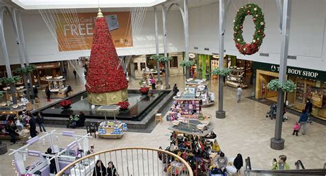 Owner of Four New Jersey Malls Struggles With Its Mortgage Bills - The New York Times