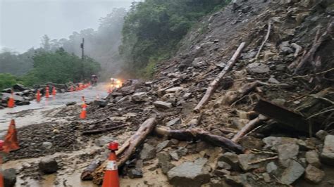 遭猛雨彈狂炸釀道路坍方 苗栗「這村」緊急停班停課一天│鋒面│下雨│苗栗縣│tvbs新聞網