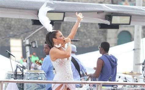 Ivete Sangalo A Voz Do Waze Para O Carnaval Novo Momento