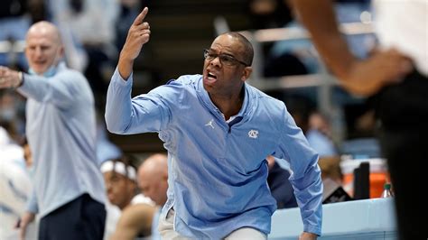 Unc Basketball Rolls Past Loyola With Hubert Davis Emotional In Debut