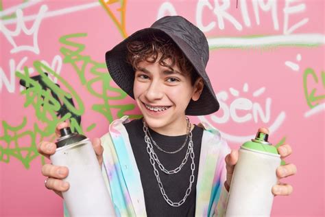 Art Therapy and Graffiti: Supporting Mental Health on Campus – UP MAGAZINE