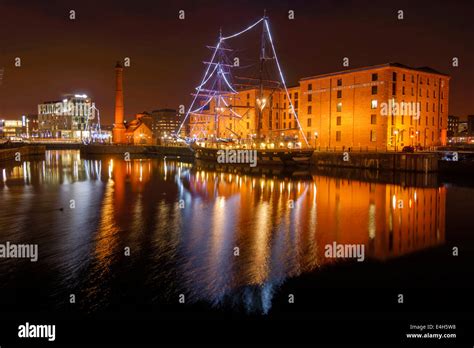 Liverpool Maritime Museum at Albert Dock in Liverpool Stock Photo - Alamy