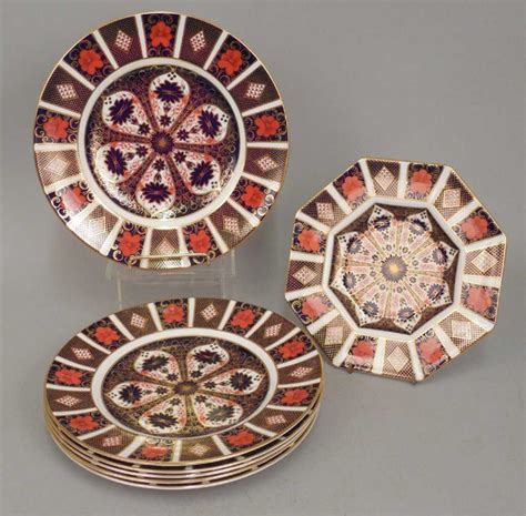 Royal Crown Derby 1128 Old Imari Dinner Plates