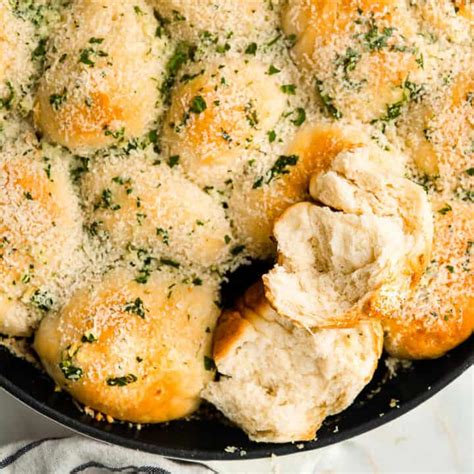 Garlic Parmesan Skillet Rolls Yeast Dough The Sassy Foodie