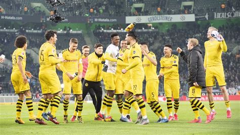 Gehaltsverzicht Fix Bvb Spart Zweistelligen Millionenbetrag Kicker