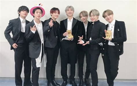 Bts Cetak Sejarah Jadi Tur Konser Grup Terlaris Tahun Menurut