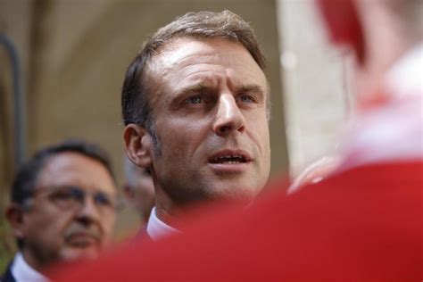 Lestrema Destra Esercita Pressioni Su Emmanuel Macron