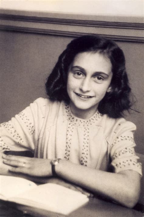 Les Pages Cachées Du Journal Danne Frank La Croix