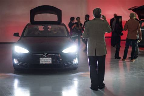 Tesla Hits A New Milestone Passing G M In Valuation The New York Times