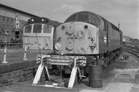 British Railway Photographs Class 40 Mono Ttp40097 Warrington 23 8 1980