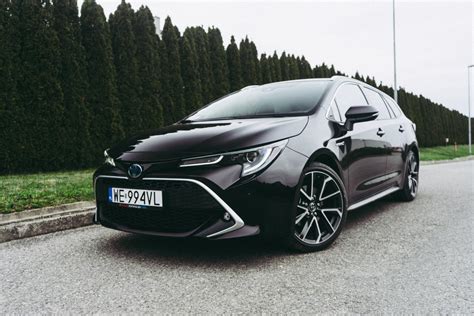 Toyota Corolla 2 0 Hybrid Dynamic Force 180 KM Galeria Redakcyjna