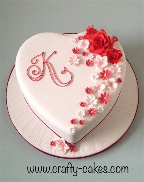 Heart Shape Red White Cake With Sugar Flowers In 2020 Mit Bildern