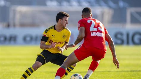 Mateu Morey BVB Lob für Startelf Debüt Ist er der Hakimi Nachfolger