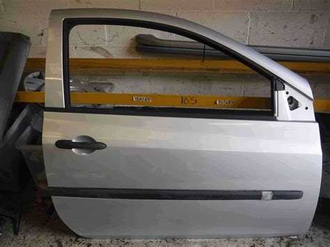 Renault Clio MK3 20052012 Drivers OSF Front Door Silver TED69 3dr