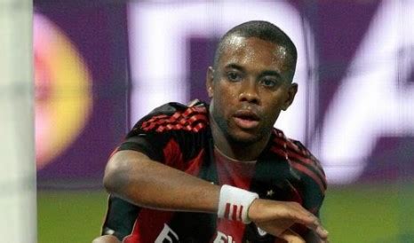 Defesa De Robinho Afirma Ao STJ Que O Jogador Vai Entregar O Passaporte