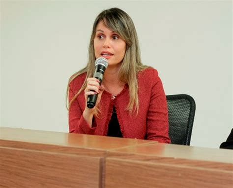 O Que Preciso Fazer Para Adotar Uma Crian A Promotora Tira D Vidas