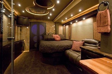 10+ images about Tour Buses on Pinterest | Buses, Luxury rv and Coaches