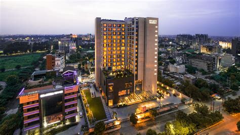 Luxury 5 Star Hotels in Lucknow, Best Hotel in Lucknow Gomti Nagar ...