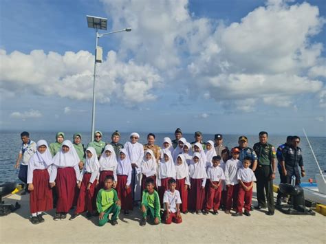 Kodim Sinjai Selenggarakan Khitan Massal Di Pulau Terpencil