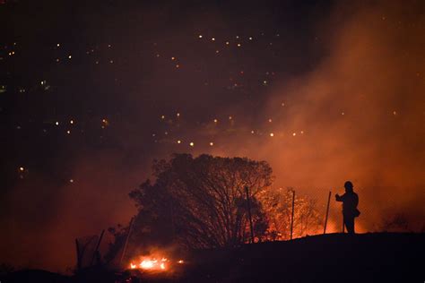 Eeuu Incendio Forestal Obliga Evacuar A M S De Mil Personas En