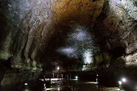 Roving Light TravelPhotoBlog: Manjanggul Cave, South Korea