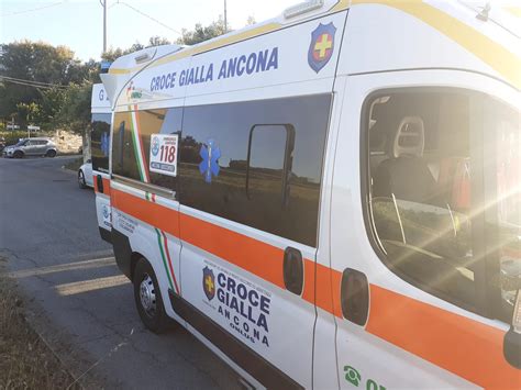 Ancona Tragico Volo Dal Terrazzo Muore Donna Di Anni