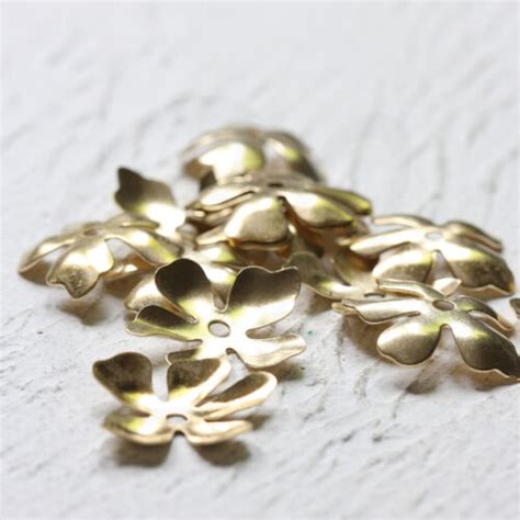 10 Pieces Raw Brass Flower Caps 22x19mm Cw 4270c Ebay