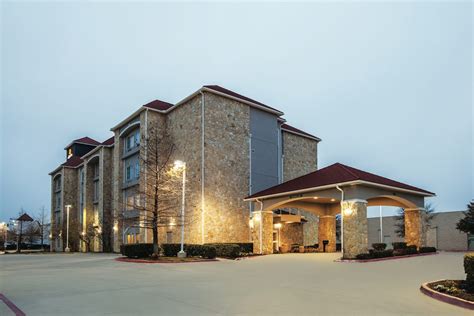 La Quinta Inn & Suites by Wyndham Mansfield TX | Mansfield, TX Hotels